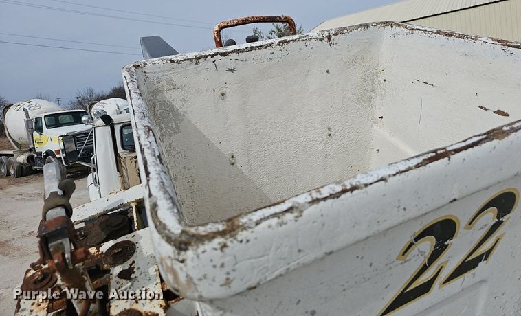 image for item EJ5955 1989 International 1754 bucket truck