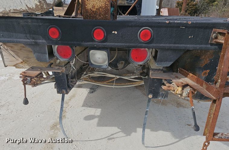 image for item EJ5955 1989 International 1754 bucket truck