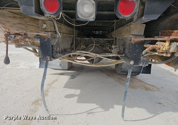 image for item EJ5955 1989 International 1754 bucket truck