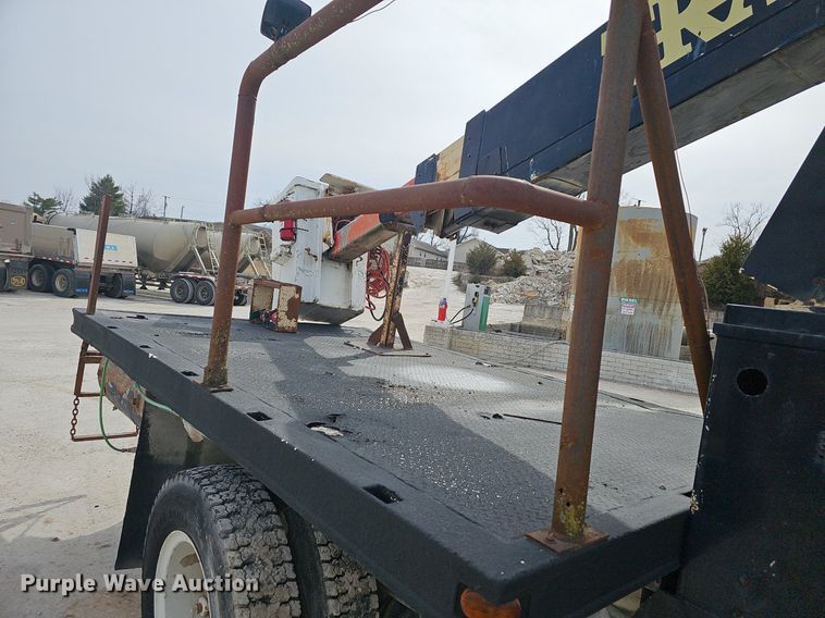 image for item EJ5955 1989 International 1754 bucket truck