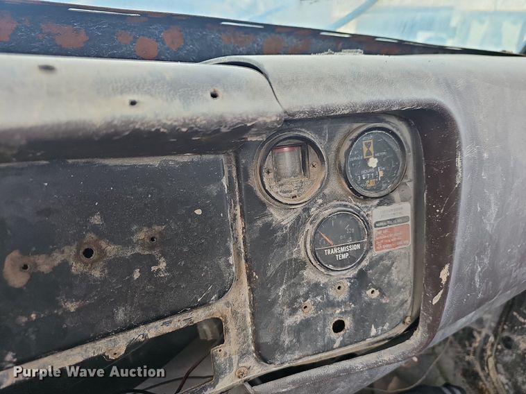 image for item EJ5955 1989 International 1754 bucket truck