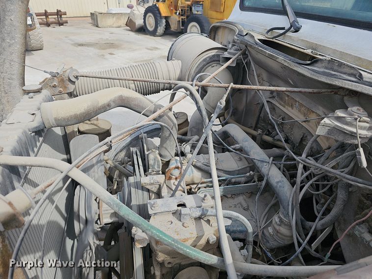 image for item EJ5955 1989 International 1754 bucket truck