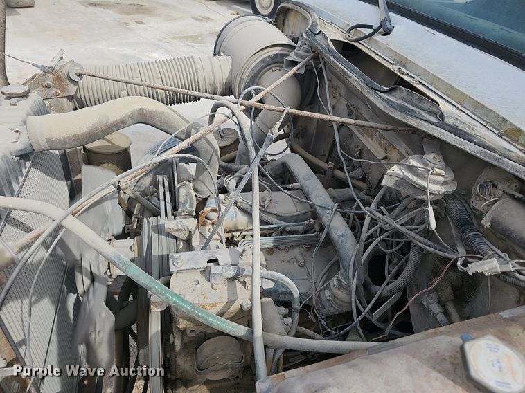 image for item EJ5955 1989 International 1754 bucket truck