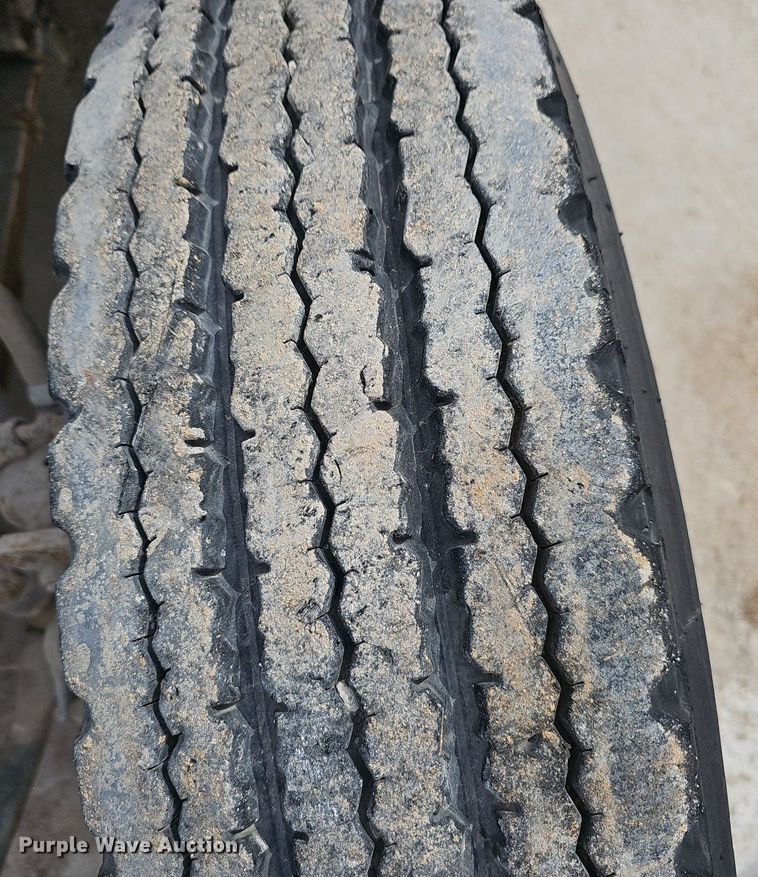 image for item EJ5955 1989 International 1754 bucket truck