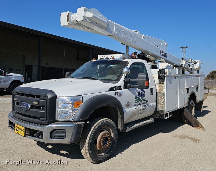 image for item EJ5956 2016 Ford  F550 Super Duty bucket truck
