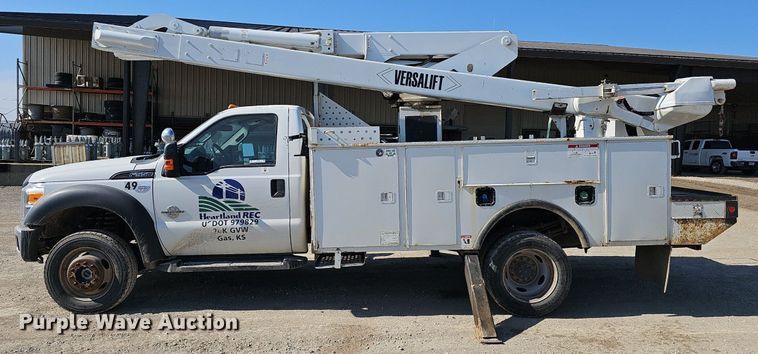 image for item EJ5956 2016 Ford  F550 Super Duty bucket truck