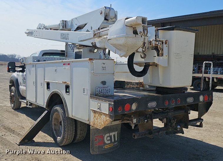 image for item EJ5956 2016 Ford  F550 Super Duty bucket truck