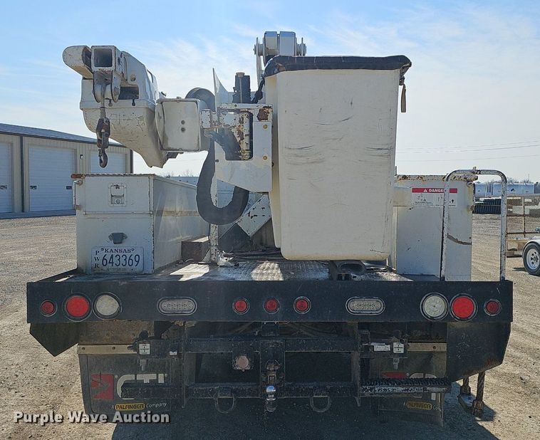 image for item EJ5956 2016 Ford  F550 Super Duty bucket truck