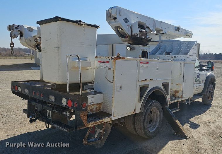 image for item EJ5956 2016 Ford  F550 Super Duty bucket truck