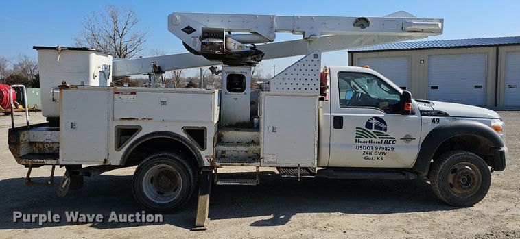 image for item EJ5956 2016 Ford  F550 Super Duty bucket truck