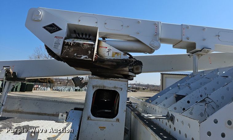 image for item EJ5956 2016 Ford  F550 Super Duty bucket truck