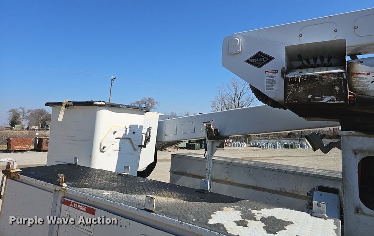 image for item EJ5956 2016 Ford  F550 Super Duty bucket truck