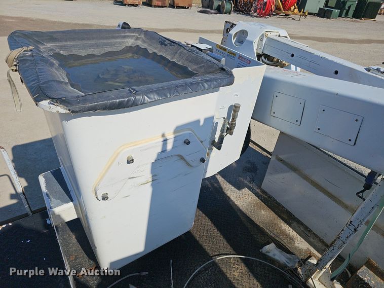 image for item EJ5956 2016 Ford  F550 Super Duty bucket truck