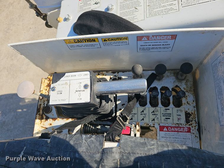 image for item EJ5956 2016 Ford  F550 Super Duty bucket truck