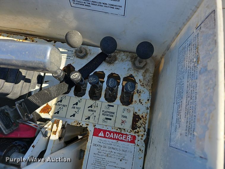 image for item EJ5956 2016 Ford  F550 Super Duty bucket truck