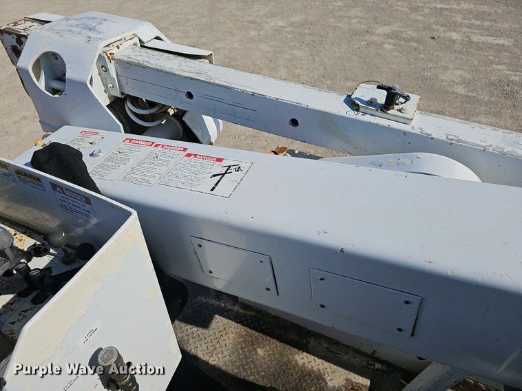 image for item EJ5956 2016 Ford  F550 Super Duty bucket truck