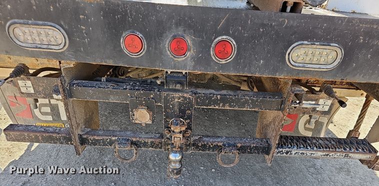 image for item EJ5956 2016 Ford  F550 Super Duty bucket truck