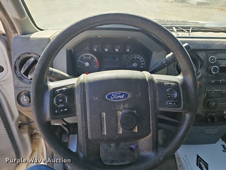 image for item EJ5956 2016 Ford  F550 Super Duty bucket truck