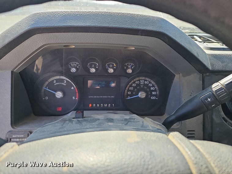 image for item EJ5956 2016 Ford  F550 Super Duty bucket truck