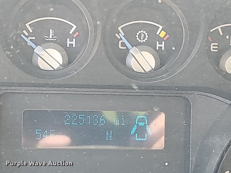 image for item EJ5956 2016 Ford  F550 Super Duty bucket truck