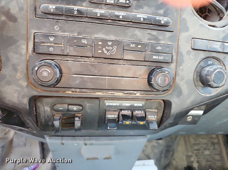 image for item EJ5956 2016 Ford  F550 Super Duty bucket truck