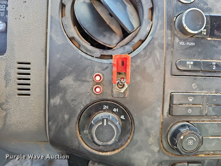 image for item EJ5956 2016 Ford  F550 Super Duty bucket truck