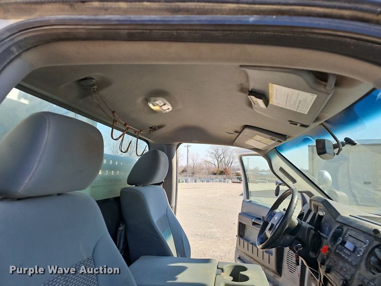 image for item EJ5956 2016 Ford  F550 Super Duty bucket truck