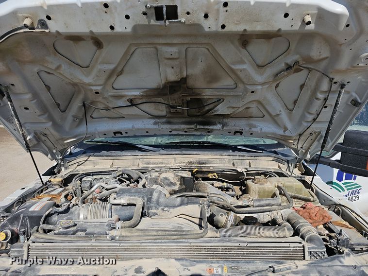 image for item EJ5956 2016 Ford  F550 Super Duty bucket truck