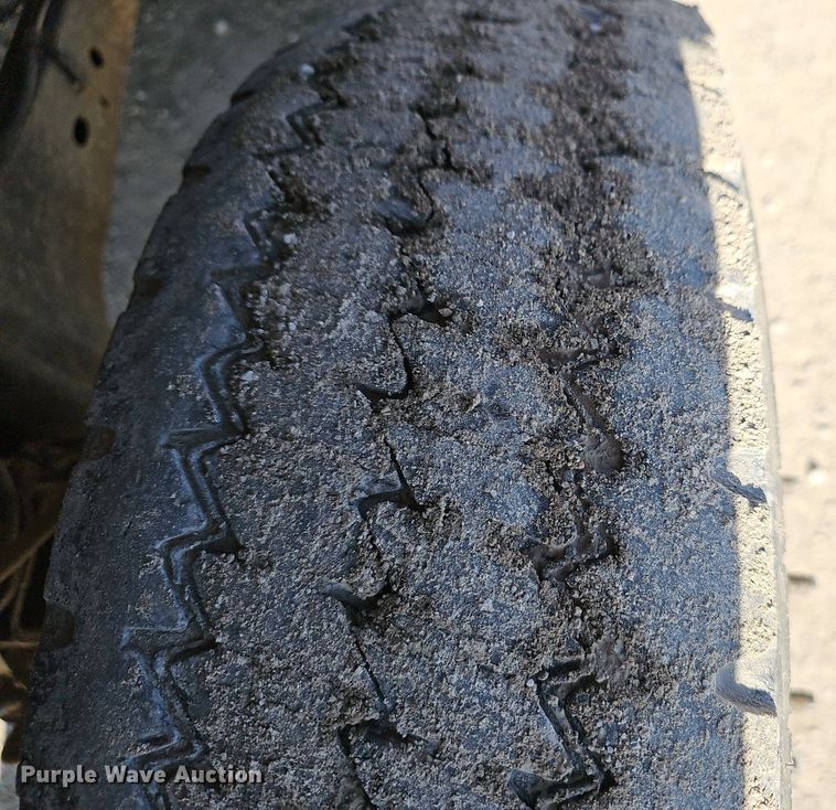 image for item EJ5956 2016 Ford  F550 Super Duty bucket truck