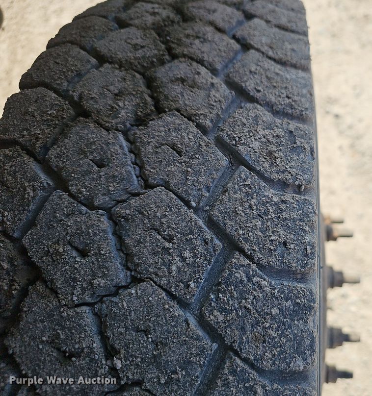 image for item EJ5956 2016 Ford  F550 Super Duty bucket truck