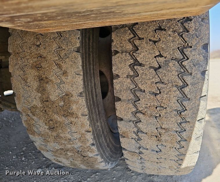 image for item EJ5956 2016 Ford  F550 Super Duty bucket truck