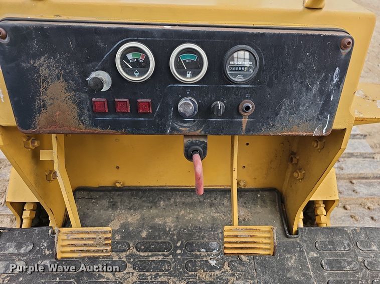 image for item EJ6066 1997 Komatsu  D31P-20E dozer