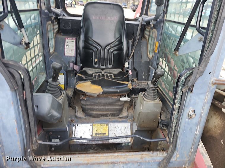 image for item EJ6069 2007 Takeuchi  TL140 tracked skid steer loader