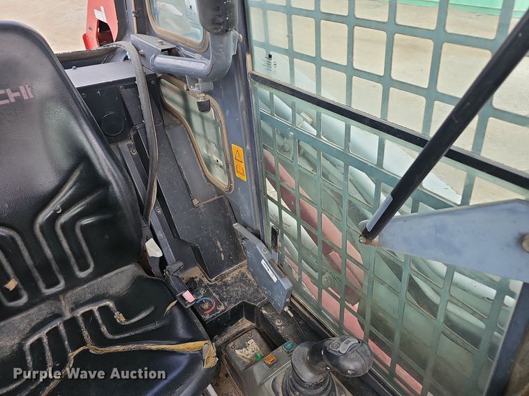 image for item EJ6069 2007 Takeuchi  TL140 tracked skid steer loader