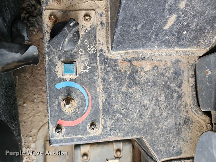 image for item EJ6069 2007 Takeuchi  TL140 tracked skid steer loader