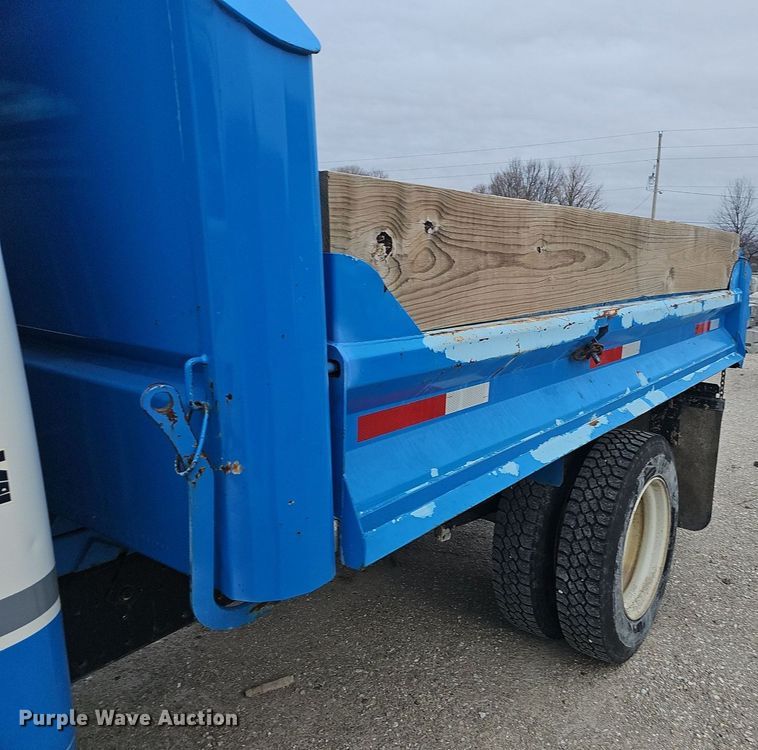 image for item EJ6074 1998 International 4700 dump truck