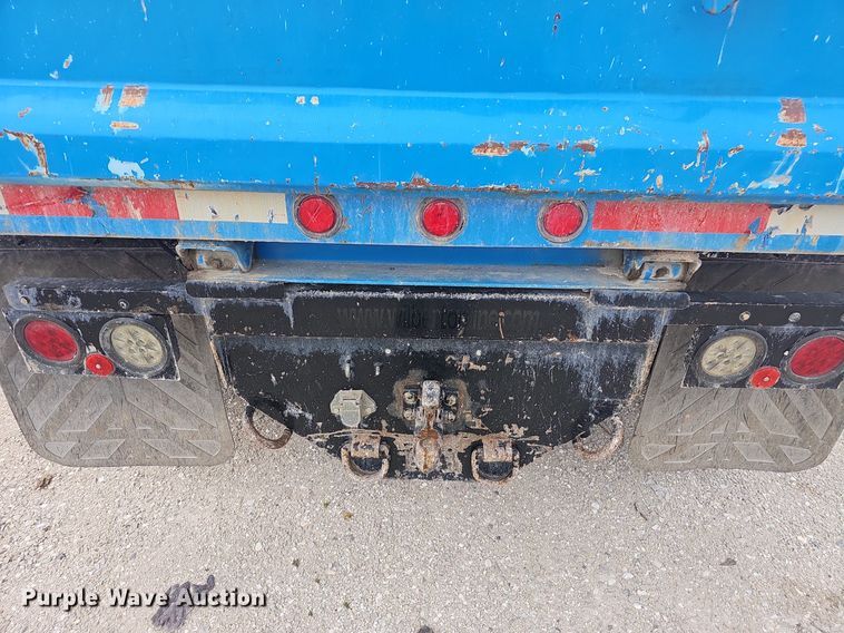 image for item EJ6074 1998 International 4700 dump truck