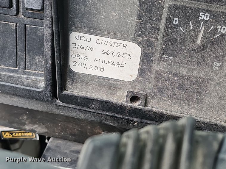 image for item EJ6074 1998 International 4700 dump truck