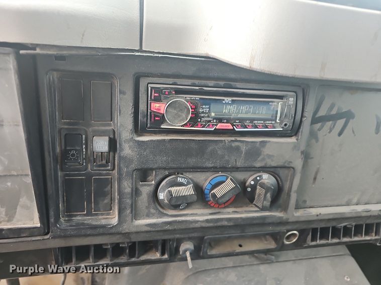 image for item EJ6074 1998 International 4700 dump truck