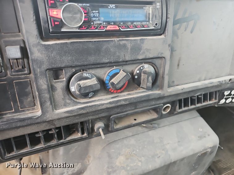 image for item EJ6074 1998 International 4700 dump truck