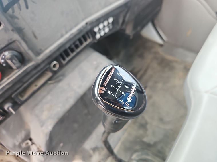 image for item EJ6074 1998 International 4700 dump truck