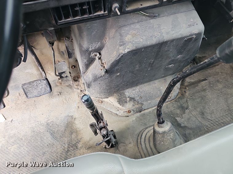 image for item EJ6074 1998 International 4700 dump truck