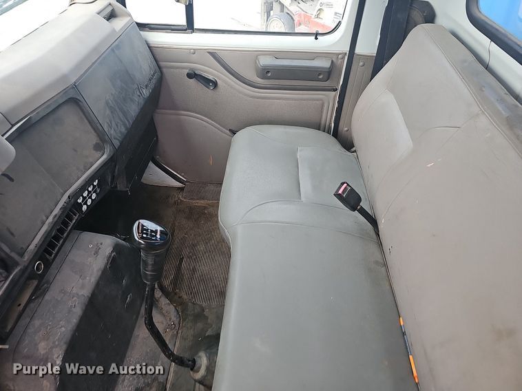 image for item EJ6074 1998 International 4700 dump truck