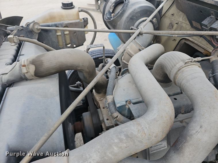 image for item EJ6074 1998 International 4700 dump truck