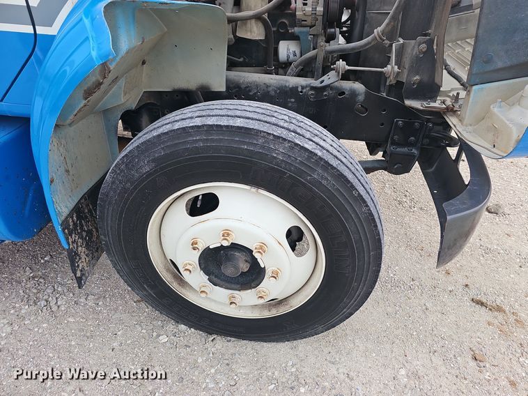 image for item EJ6074 1998 International 4700 dump truck