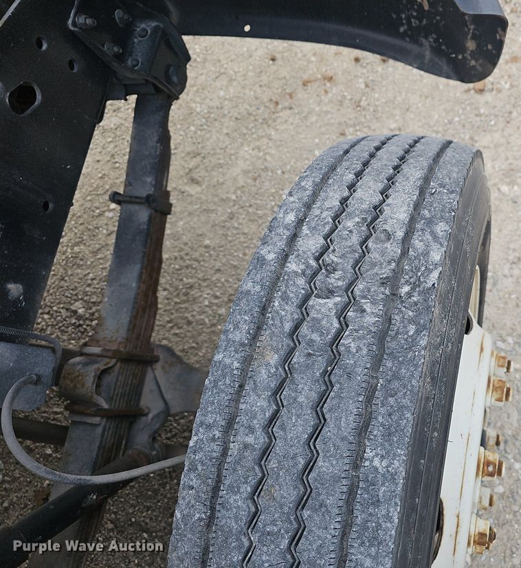 image for item EJ6074 1998 International 4700 dump truck