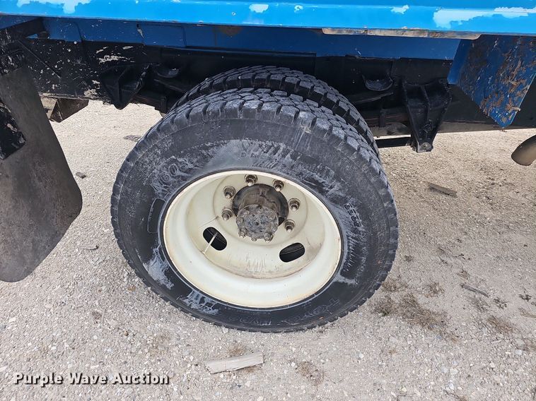 image for item EJ6074 1998 International 4700 dump truck