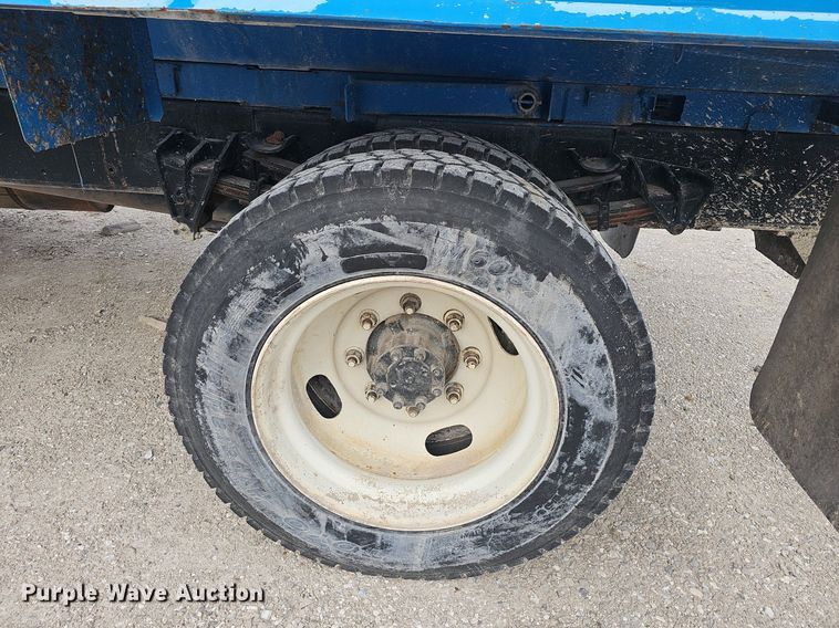 image for item EJ6074 1998 International 4700 dump truck