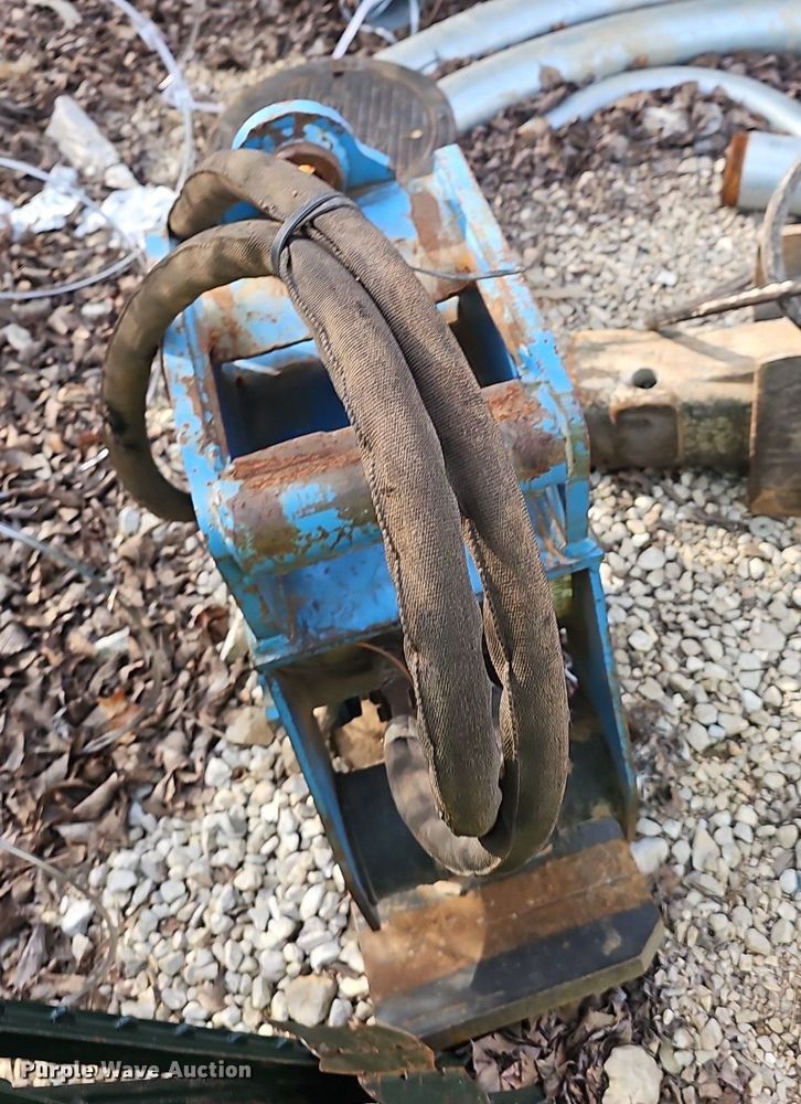 image for item EJ6079 Okada OAC100 excavator plate compactor