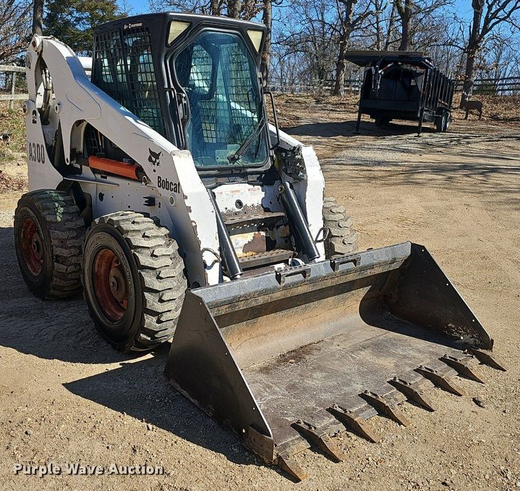 image for item EJ6104 Bobcat A300 skid steer loader